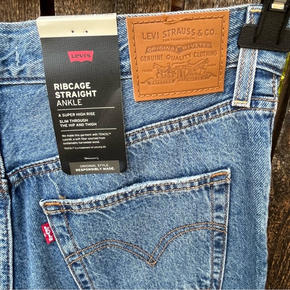 Levi’s Ribcage Straight Ankle Distressed High Rise Jeans NWT Sz 30 x 27 - Picture 5 of 15
